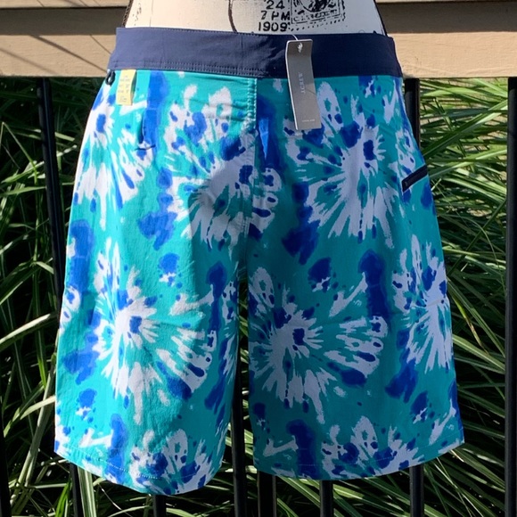 J. Crew 9” Stretch Eco Tie-Dye Board Shorts - NWT - Picture 4 of 4